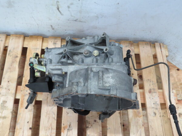 05-08 Mini Cooper Manual Transmission 6 Speed Supercharged - Image 9