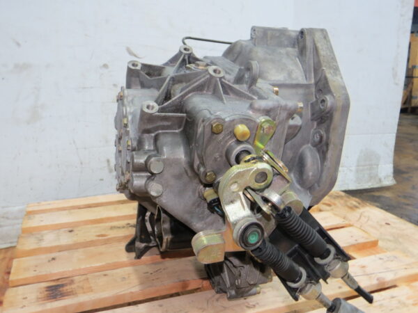05-08 Mini Cooper Manual Transmission 6 Speed Supercharged - Image 4